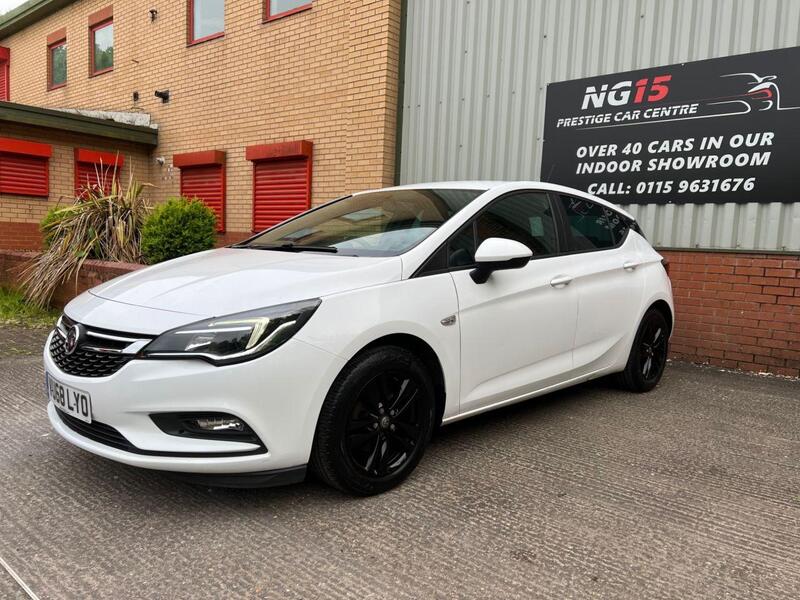 Vauxhall Astra view 4