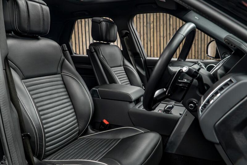 Land Rover Discovery 3 view 2