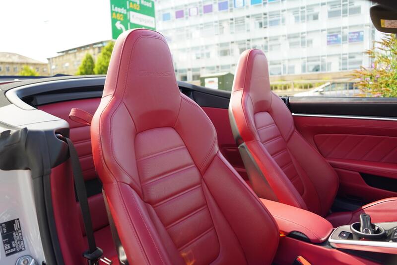 Porsche 911 view 3