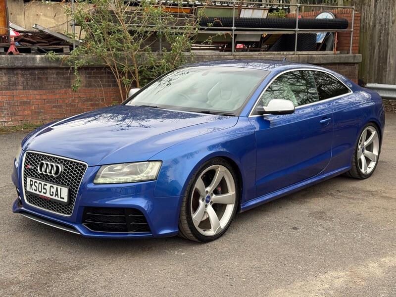 Audi Audi RS5 view 2