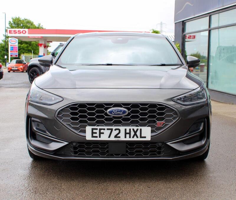 Ford Focus view 2