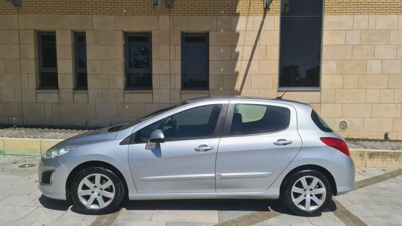 Peugeot 308 view 4