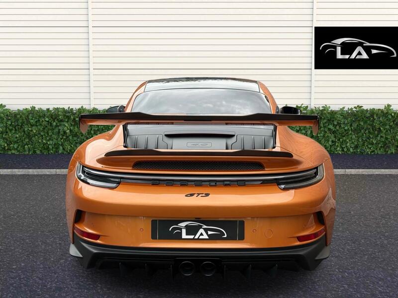 Porsche 911 view 7