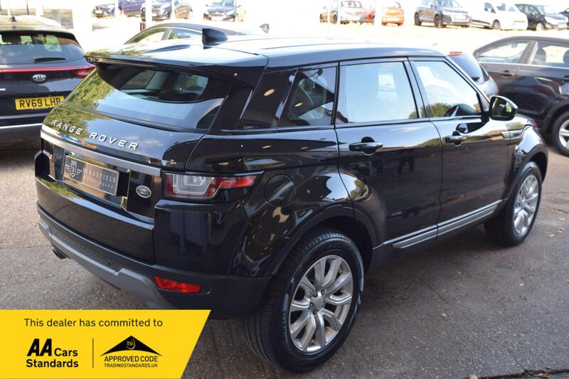 Land Rover Range Rover Evoque view 3