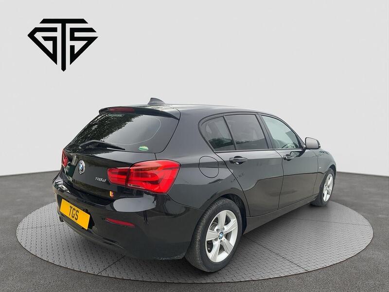 BMW 1 Series view 3