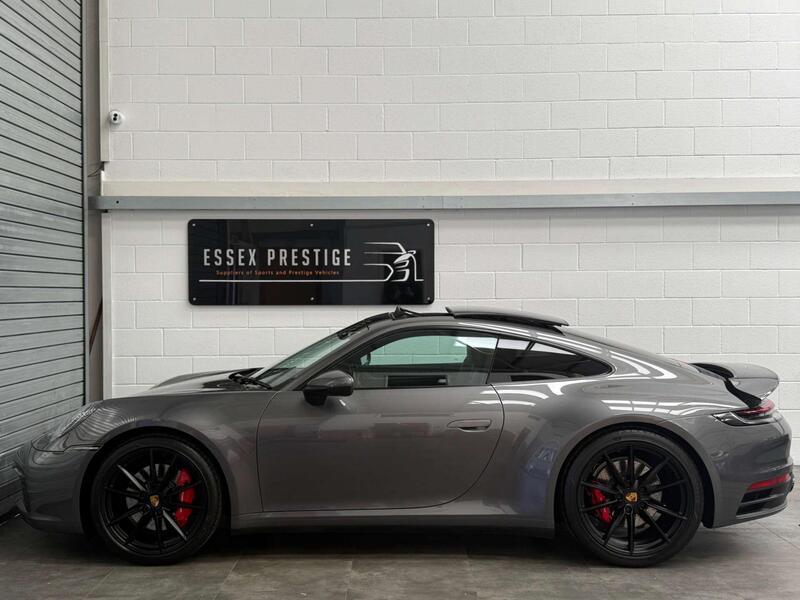 Porsche 911 view 4