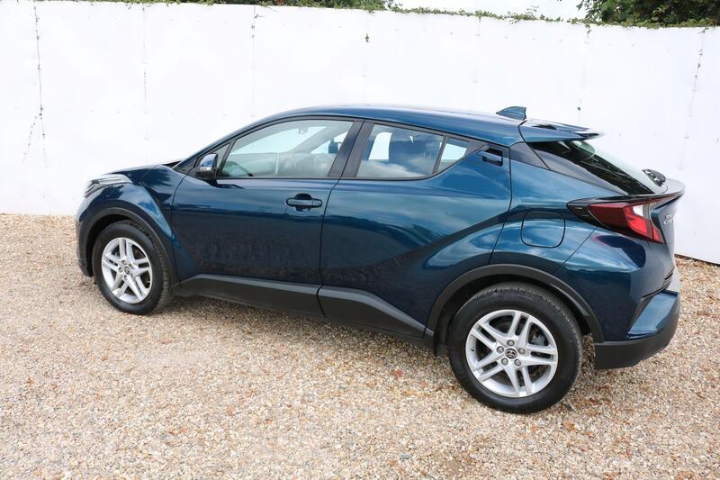 Toyota C-HR view 4