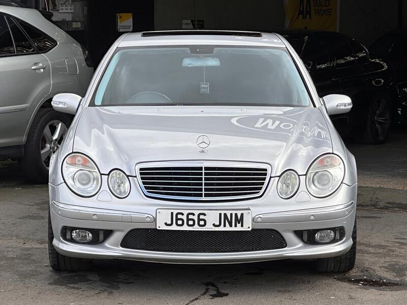 Mercedes-Benz E Class view 3