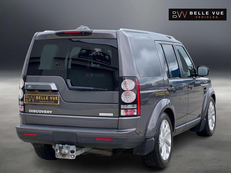 Land Rover Discovery view 3