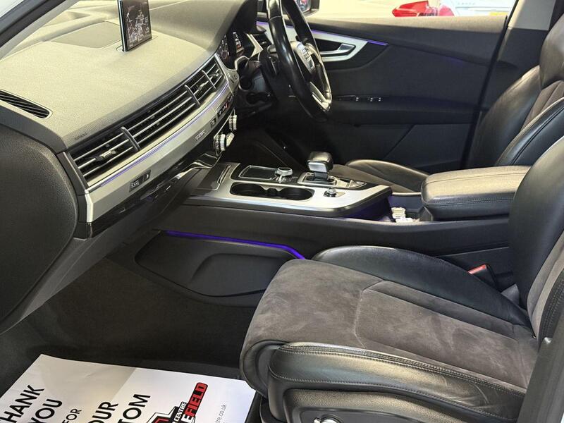 Audi Q7 view 19