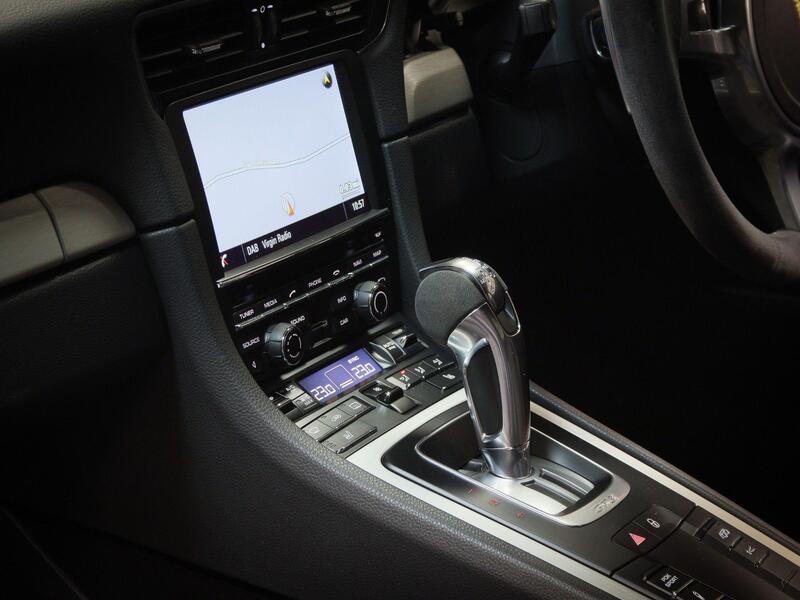 Porsche 911 view 25