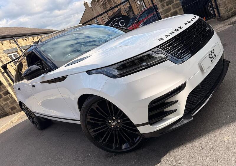 Land Rover Range Rover Velar view 3