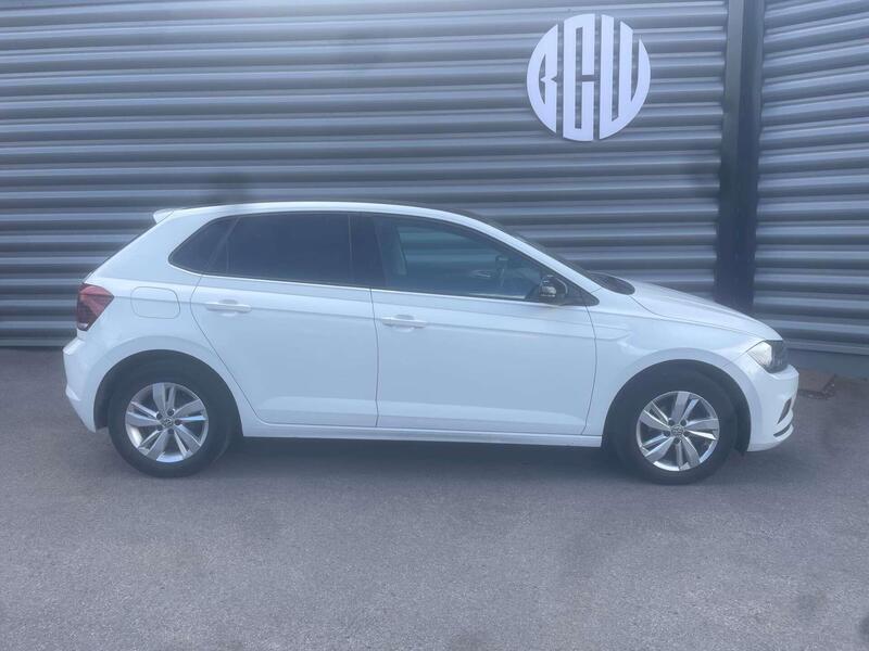 Volkswagen Polo view 4
