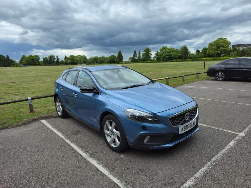 Volvo V40 Cross Country — photo 1