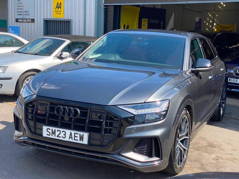 Audi Audi SQ8 view 4