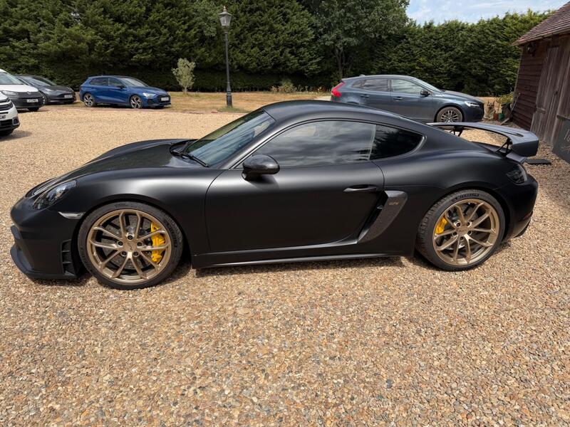 Porsche 718 Cayman view 7