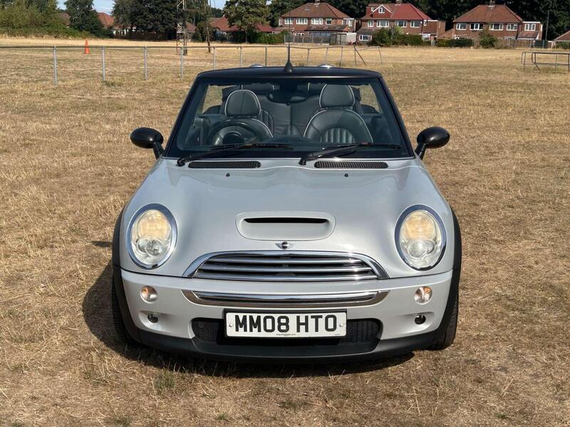 Mini Convertible view 3