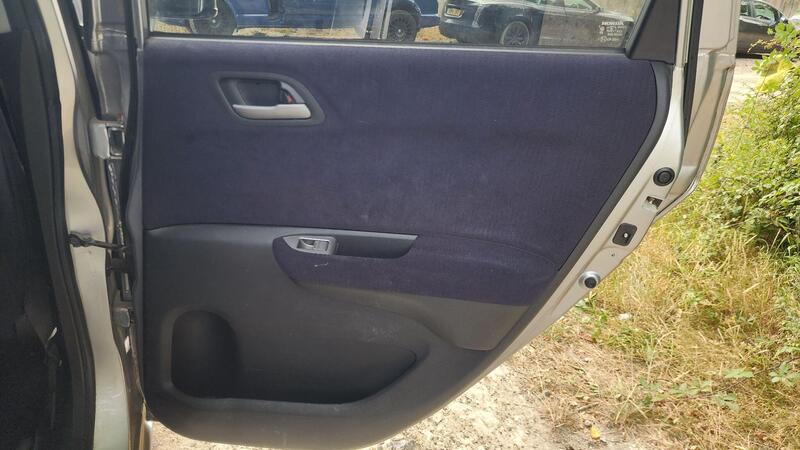 2008 Honda FR-V — photo 32
