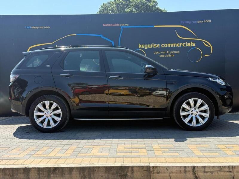 Land Rover Discovery Sport view 6
