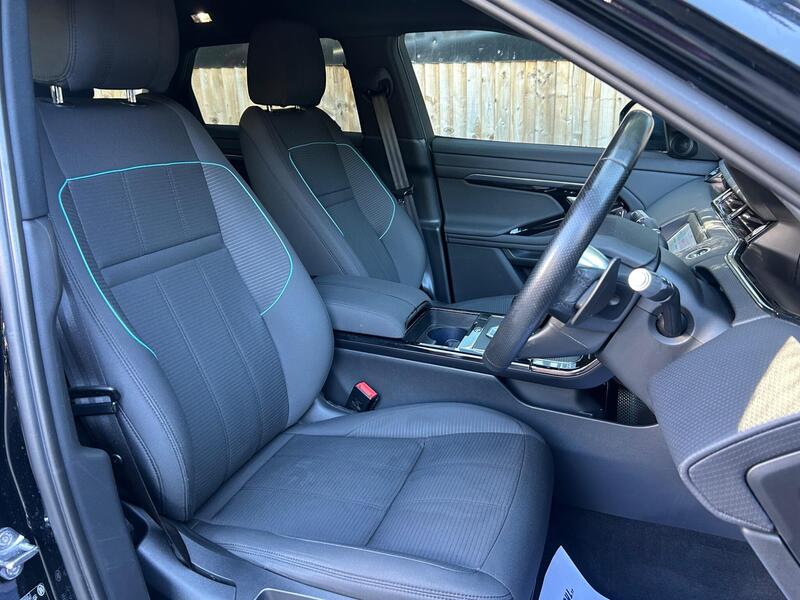 Land Rover Range Rover Evoque view 3