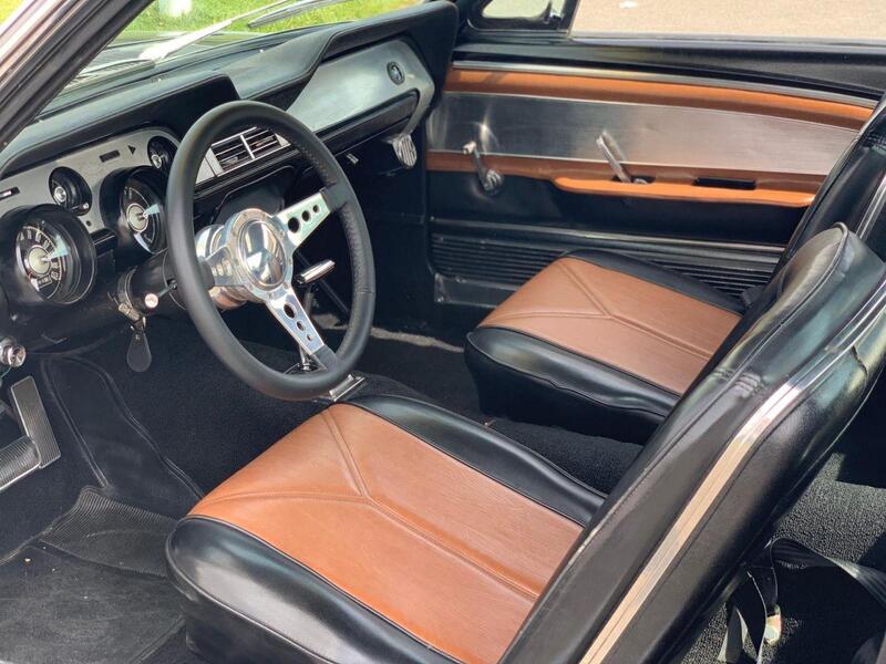 Ford Mustang view 25