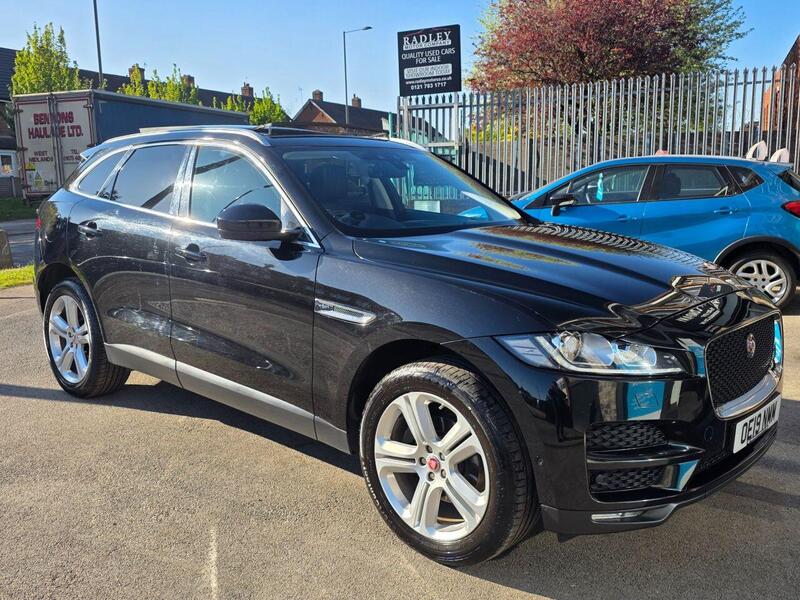 Jaguar F-Pace view 7