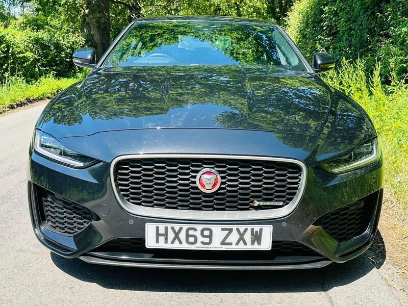 Jaguar Xe view 3