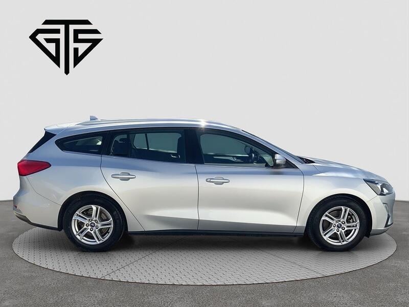 Ford Focus view 2