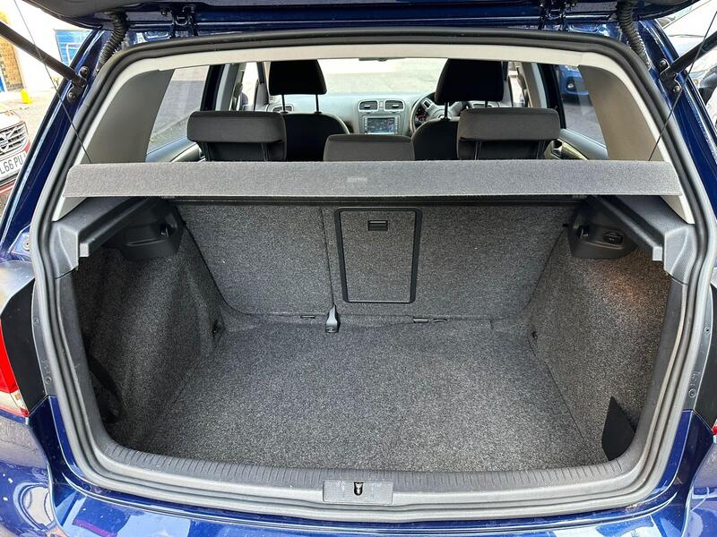 Volkswagen Golf view 19