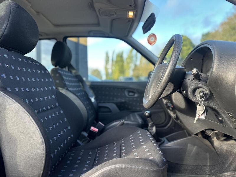 Citroen Saxo view 16