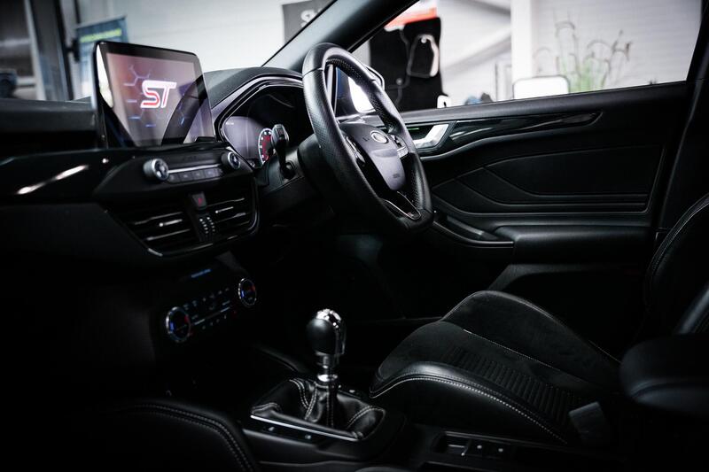 Ford Focus view 3