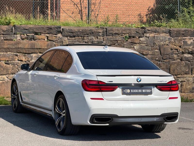 BMW 7 Series view 5
