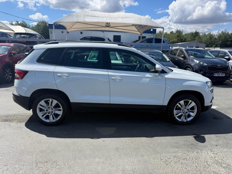 Skoda Karoq view 3