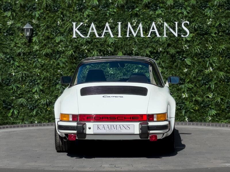 Porsche 911 view 5