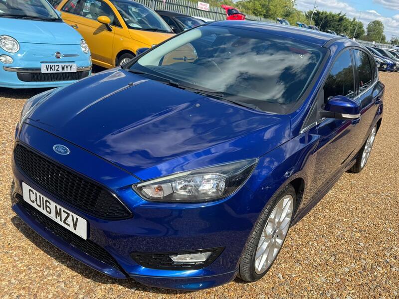 Ford Focus view 3