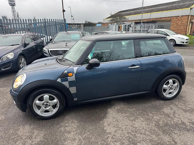 Mini Hatch view 4
