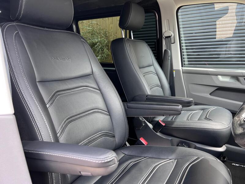 Volkswagen Transporter view 2