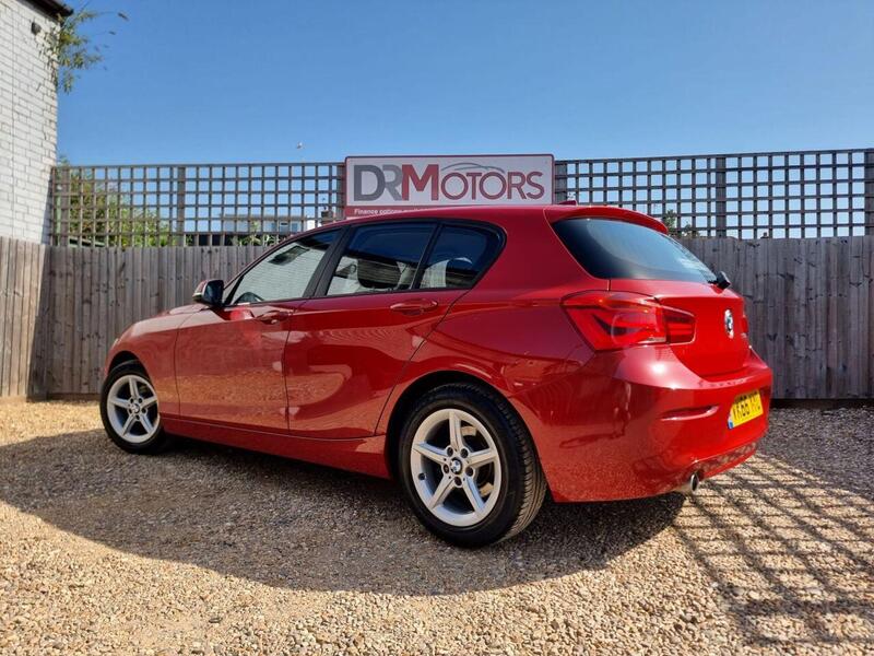 BMW 1 Series view 4