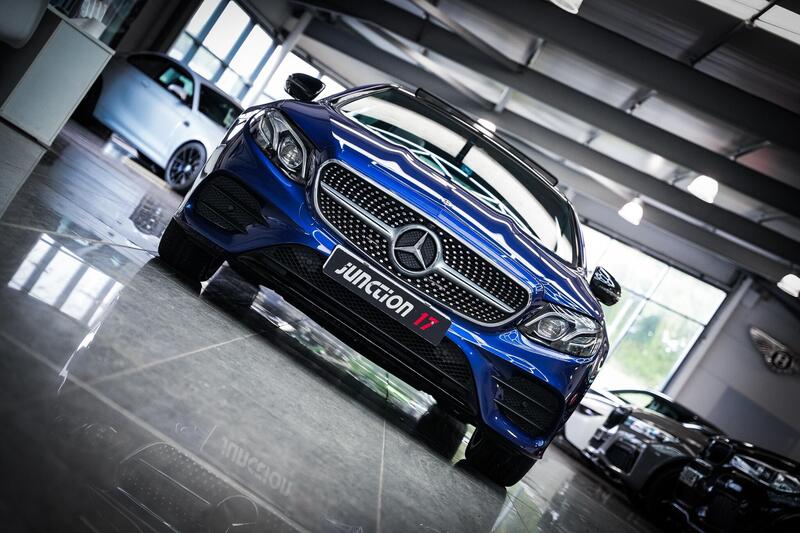 Mercedes-Benz E-Class view 4