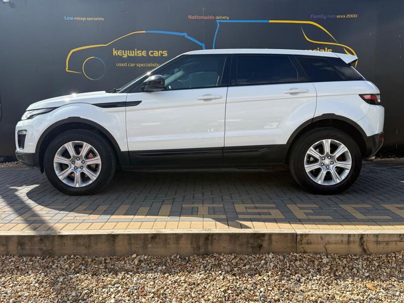Land Rover Range Rover Evoque view 2