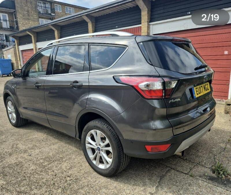 Ford Kuga view 3