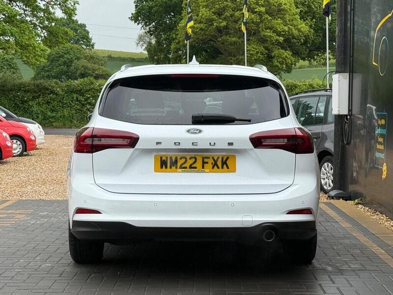 Ford Focus view 4