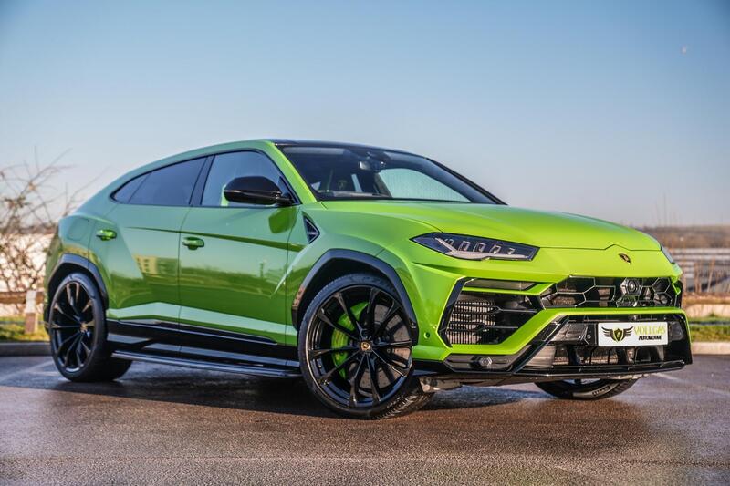 Lamborghini Urus view 2