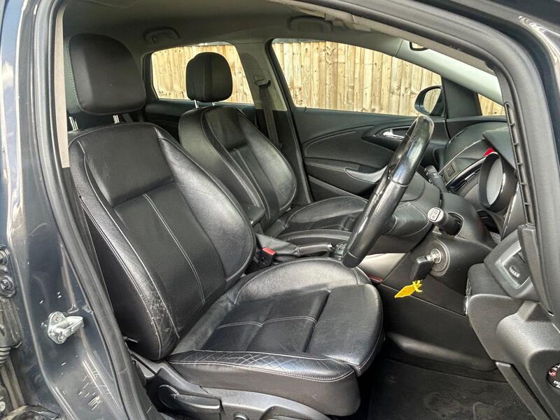 Vauxhall Astra view 3