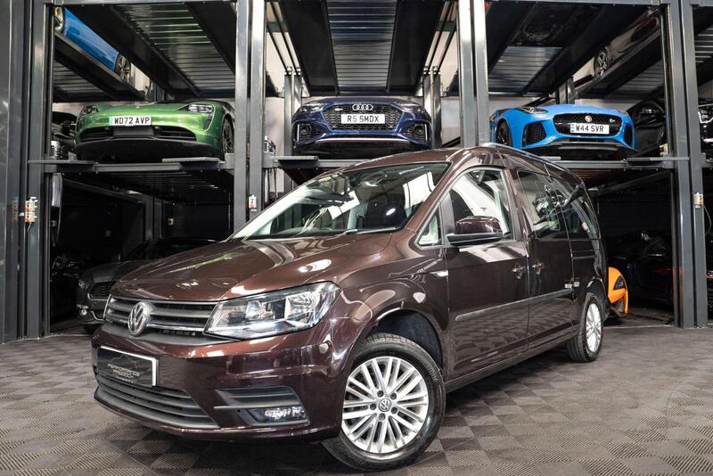 2020 Volkswagen Caddy Maxi Life in Purple for sale