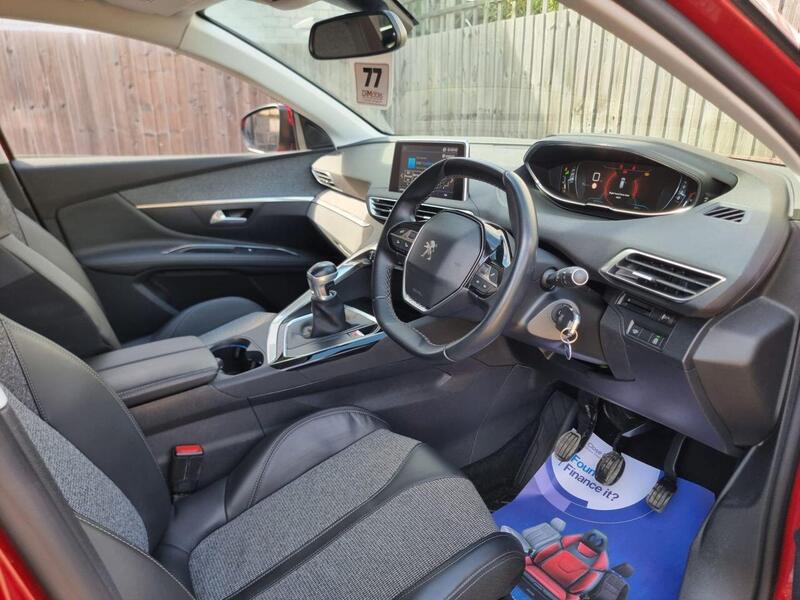 Peugeot 3008 view 2