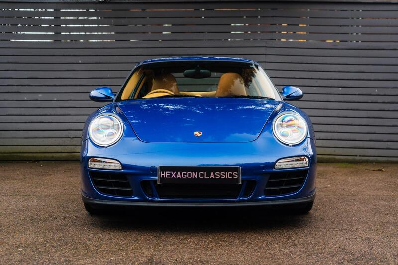 Porsche 911 view 3