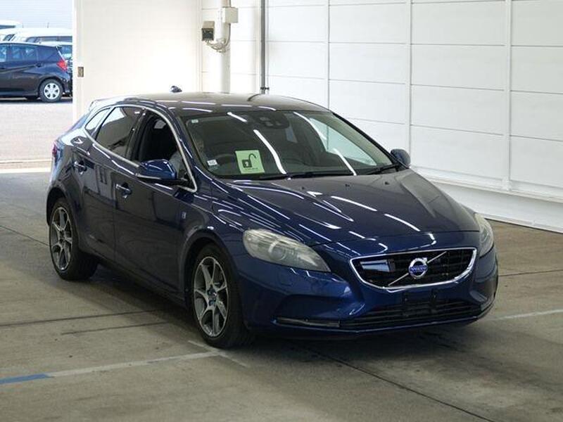 Volvo V40 main image