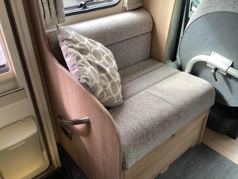 Auto-Trail Imala 730 — image 9