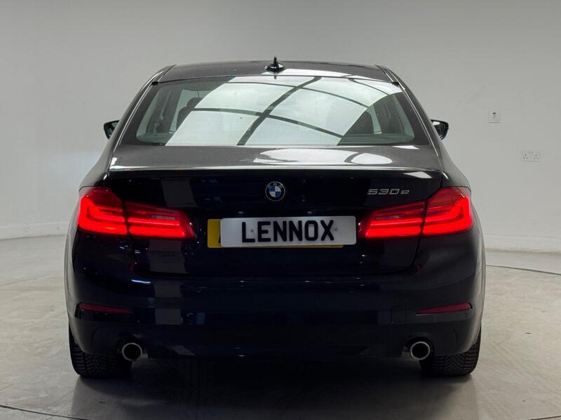 BMW 5 Series view 5